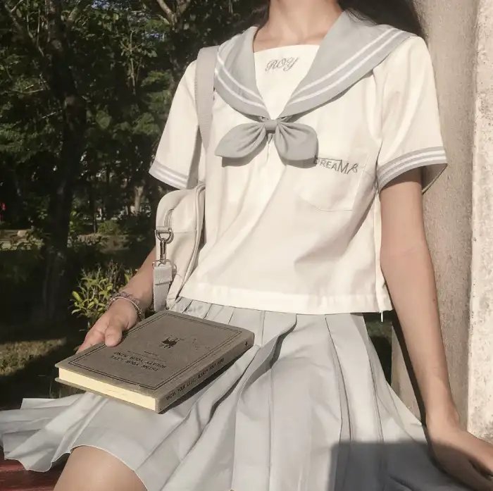 汽车女窃贼海报